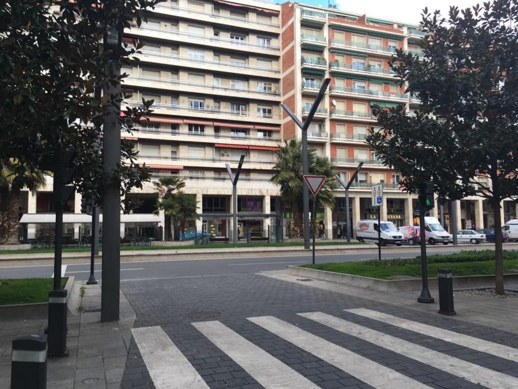 Apartment Muy Centrico Y Diseno Moderno 7' Laurel Vivienda De Uso Turistico Logroño Eksteriør bilde